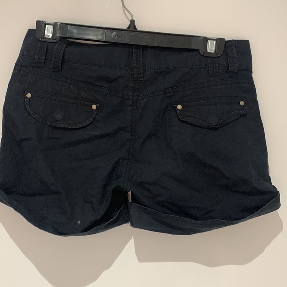 Black shorts - Picture 2 of 2